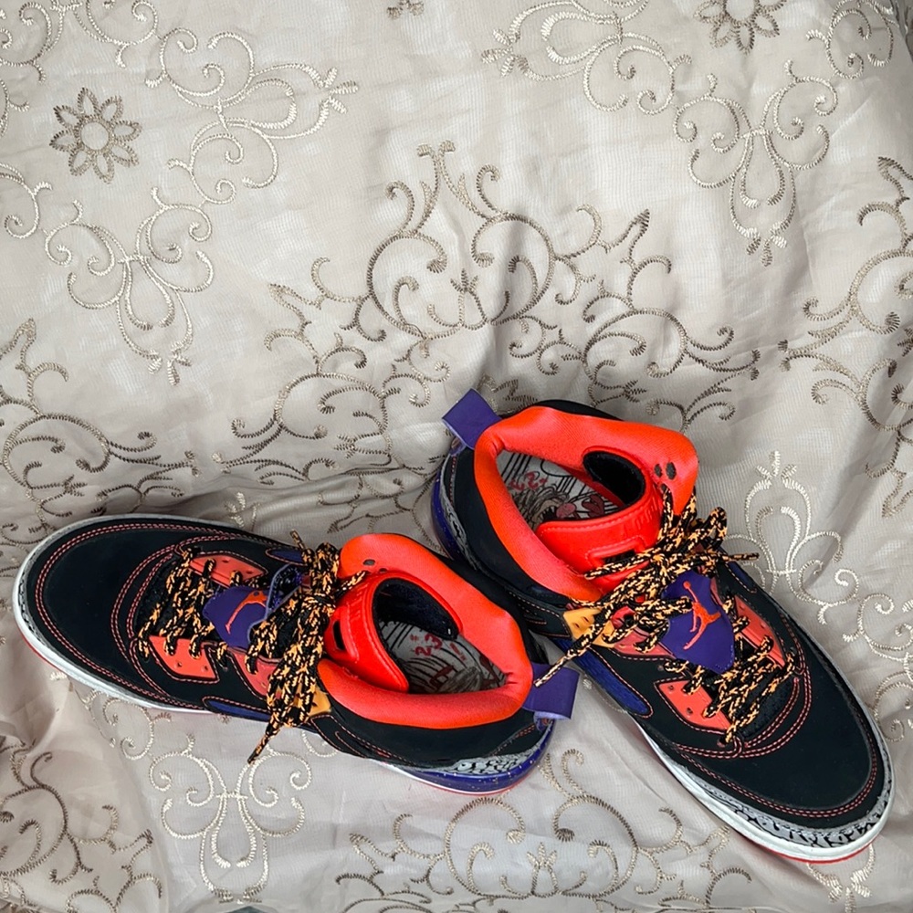 Tazmanian Devil Jordan’s size 7Y